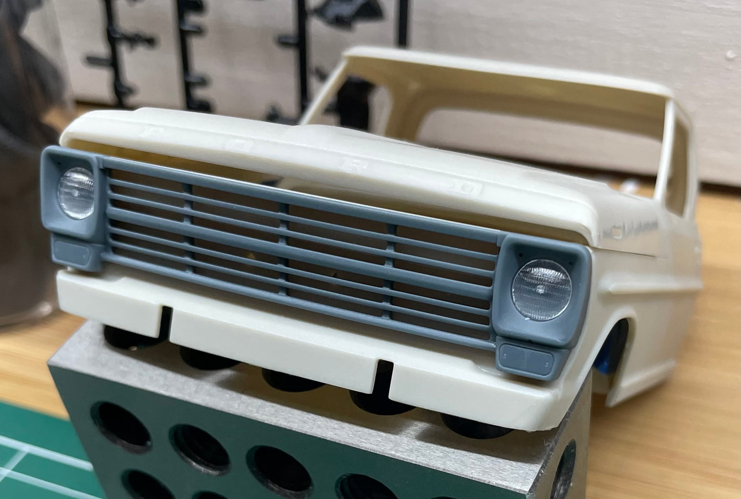 68-69 FRD / MRC Truck Grill