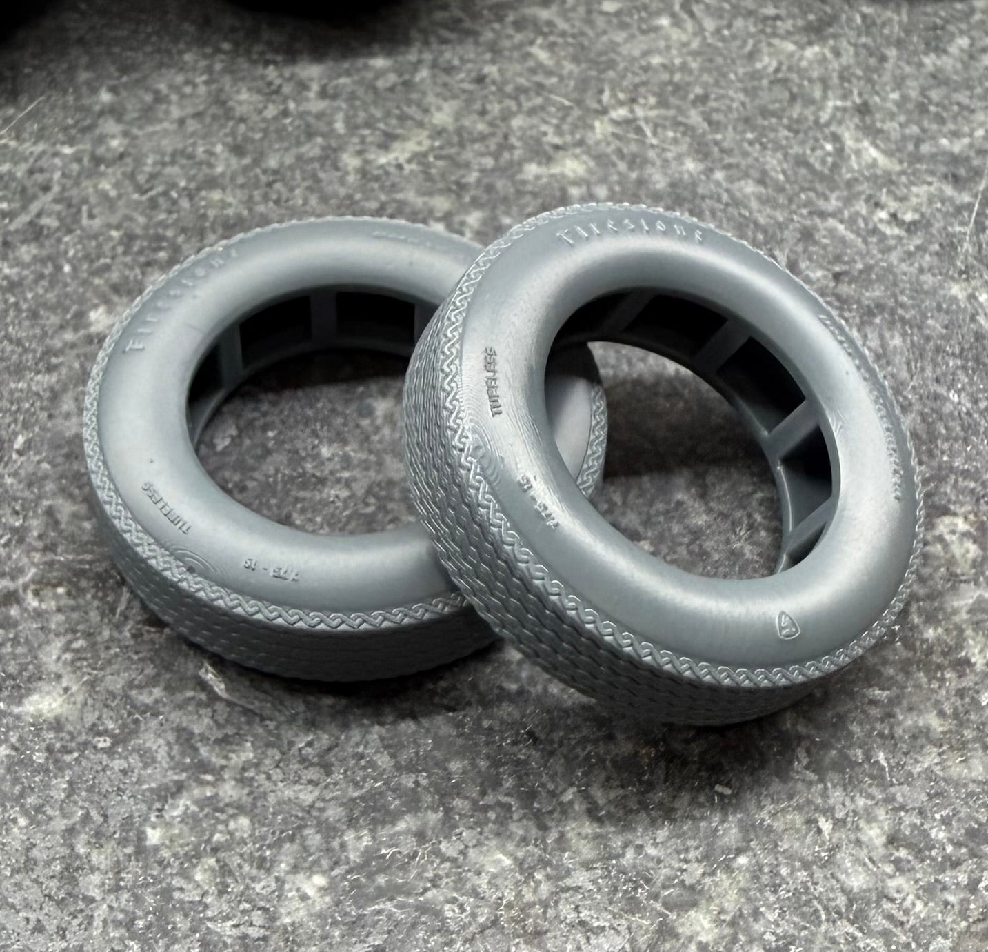 Firestone Deluxe Champion 7.75-15