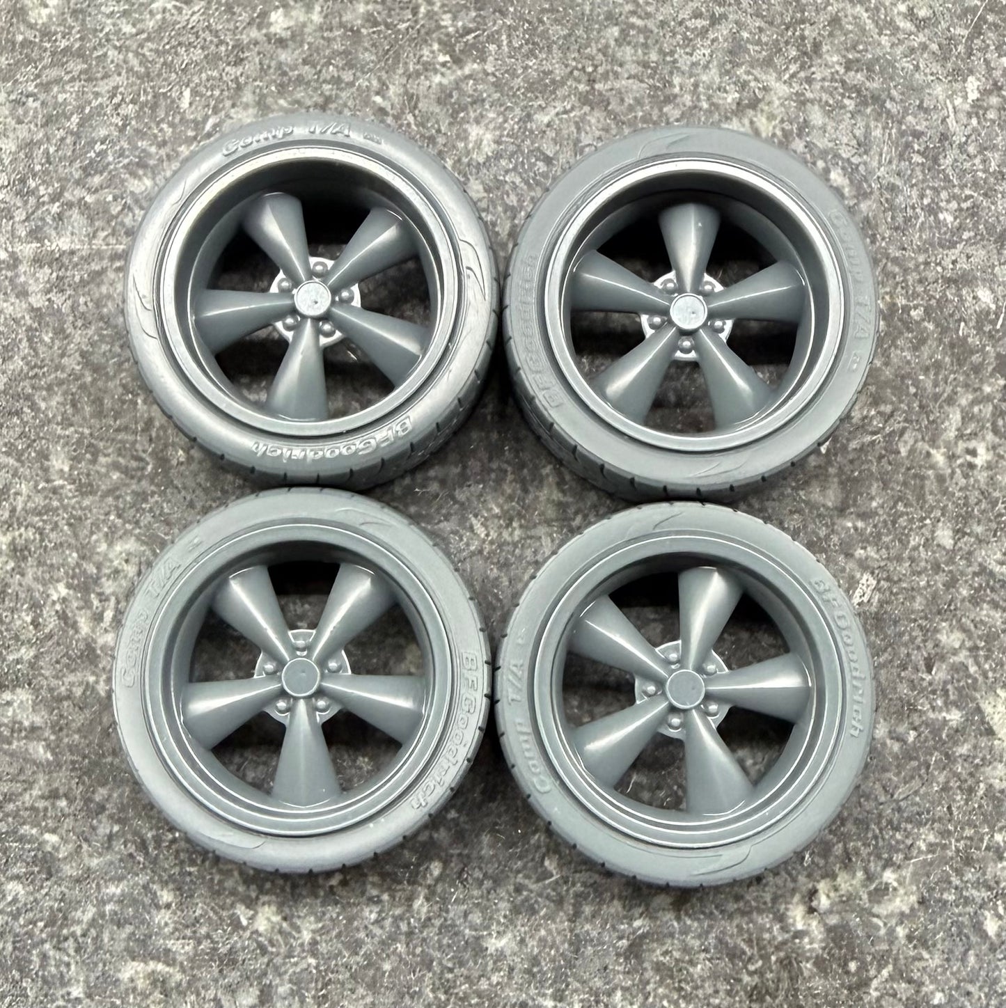 Bullitt 18" Staggered