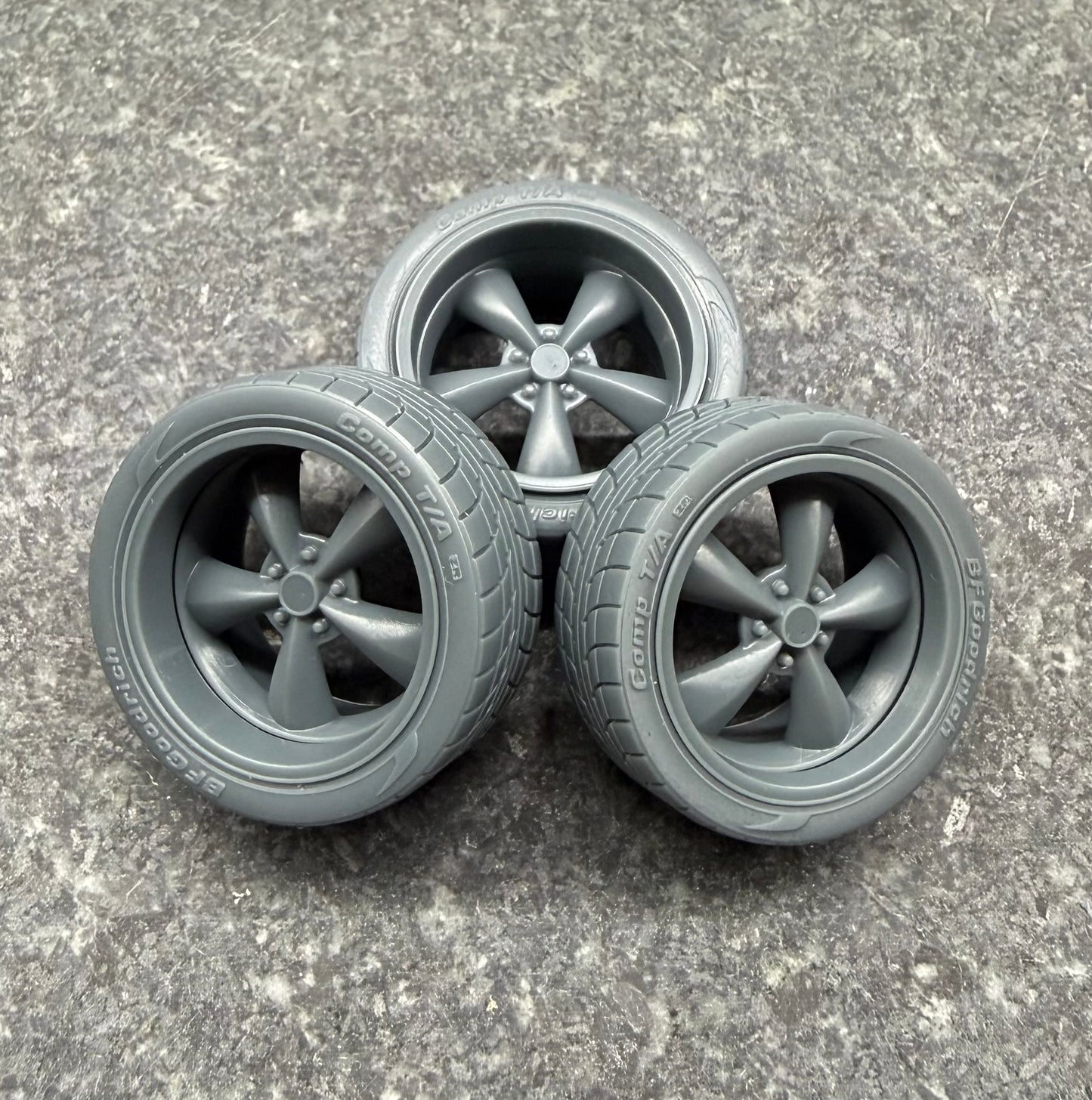 Bullitt 18" Staggered