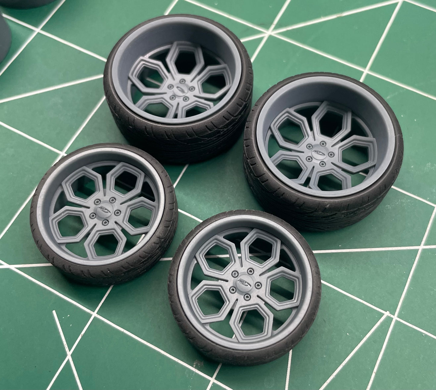 22/24" Pro Wheel Hornet